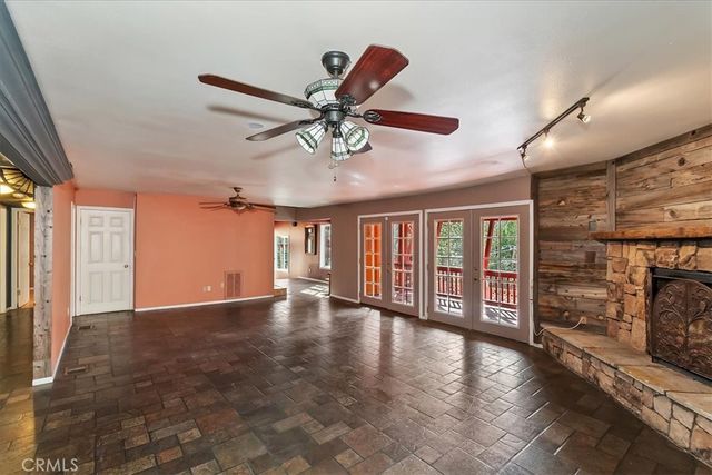 495 Zuger Court, Crestline, CA 92325