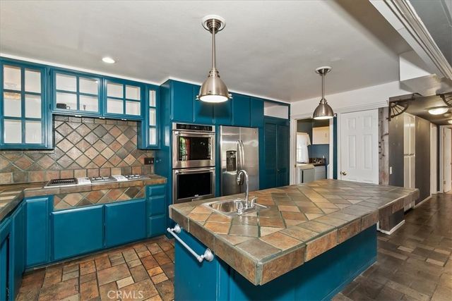 495 Zuger Court, Crestline, CA 92325