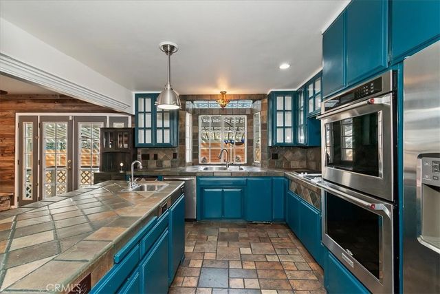 495 Zuger Court, Crestline, CA 92325