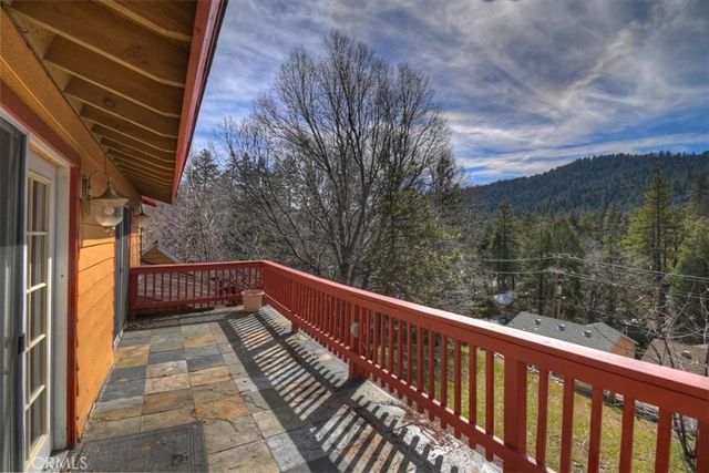 495 Zuger Court, Crestline, CA 92325