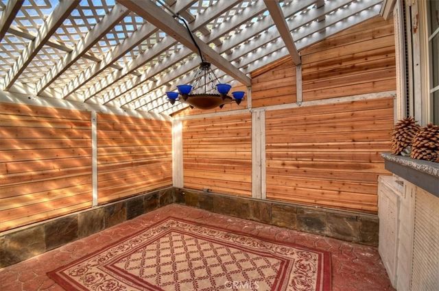 495 Zuger Court, Crestline, CA 92325