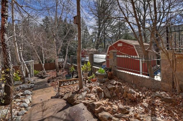 495 Zuger Court, Crestline, CA 92325