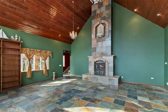 495 Zuger Court, Crestline, CA 92325