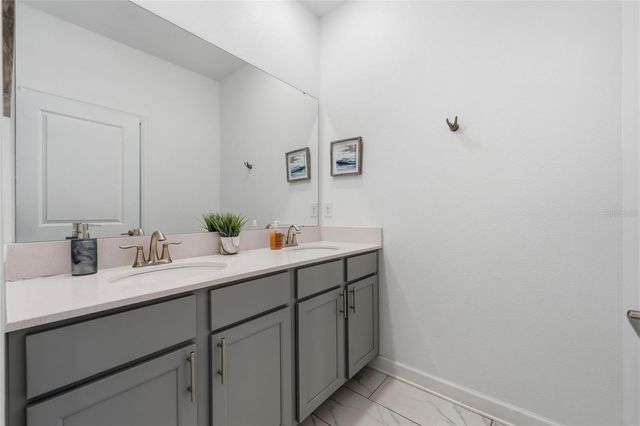 976 LEADER STREET, Davenport, FL 33896