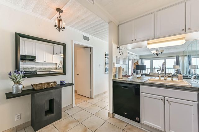 7310 Seawall Boulevard 807, Galveston, TX 77551