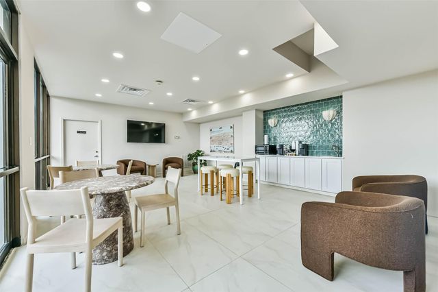 7310 Seawall Boulevard 807, Galveston, TX 77551