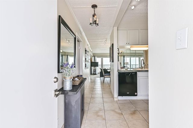 7310 Seawall Boulevard 807, Galveston, TX 77551