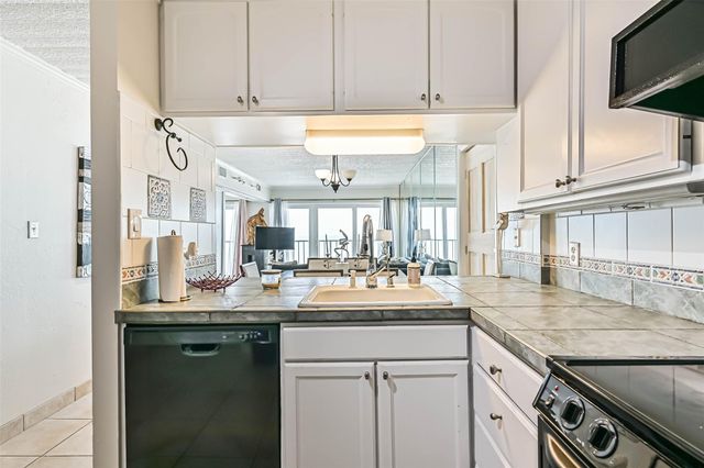 7310 Seawall Boulevard 807, Galveston, TX 77551