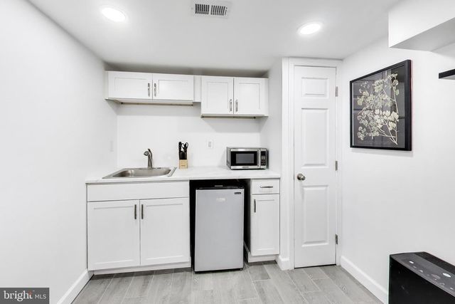 1310 DEXTER TER SE, Washington, DC 20020