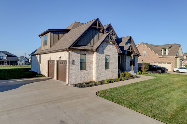 314 Clarabelle Ln, Clarksville, TN 37040