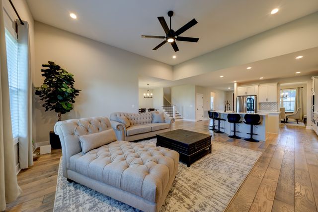 314 Clarabelle Ln, Clarksville, TN 37040