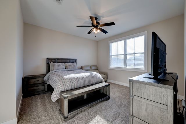 314 Clarabelle Ln, Clarksville, TN 37040