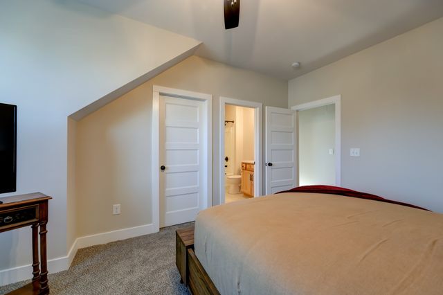 314 Clarabelle Ln, Clarksville, TN 37040