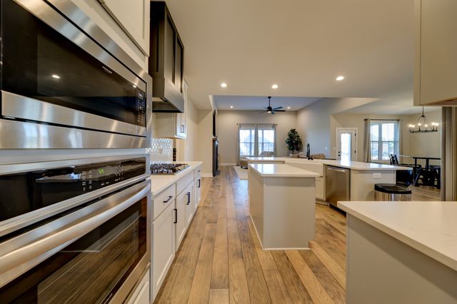 314 Clarabelle Ln, Clarksville, TN 37040