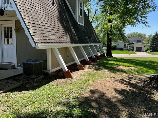 103 Branch Drive, Edwardsville, IL 62025