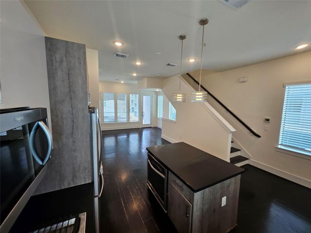 2401 Crawford Street C2A, Houston, TX 77004