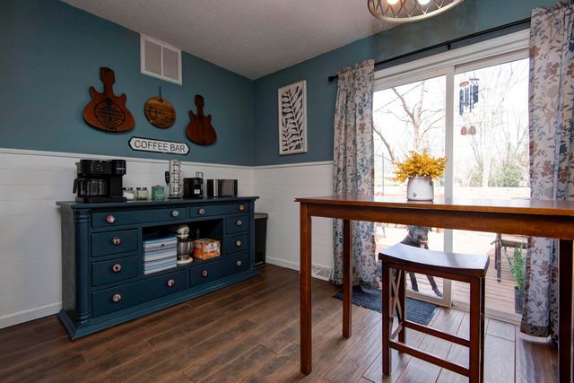 1711 W Whiteside Street, Springfield, MO 65807