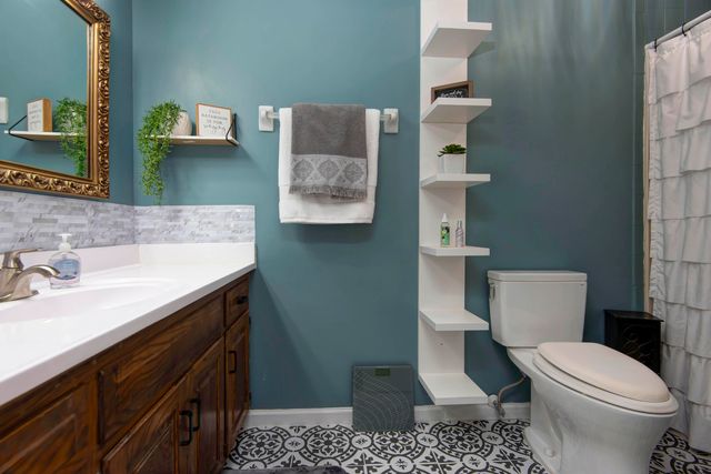 1711 W Whiteside Street, Springfield, MO 65807