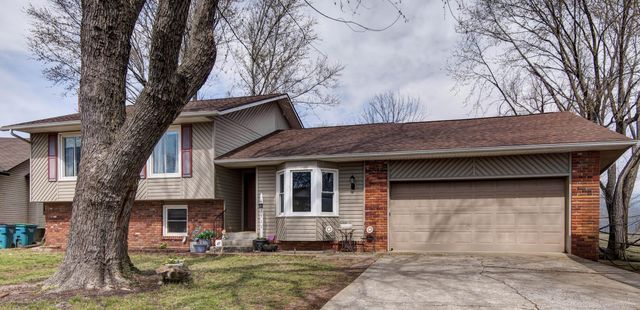 1711 W Whiteside Street, Springfield, MO 65807