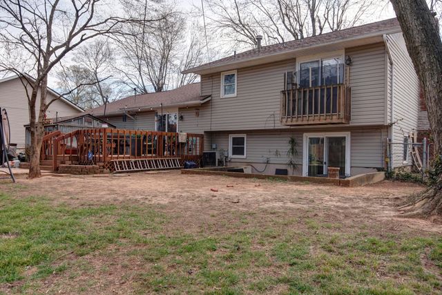 1711 W Whiteside Street, Springfield, MO 65807