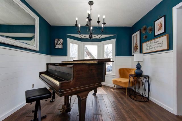 1711 W Whiteside Street, Springfield, MO 65807