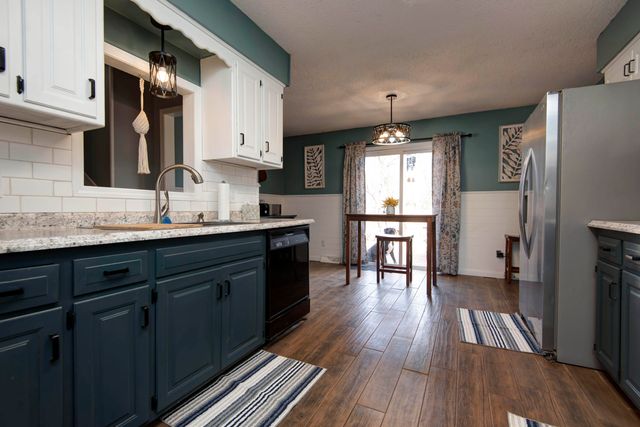 1711 W Whiteside Street, Springfield, MO 65807