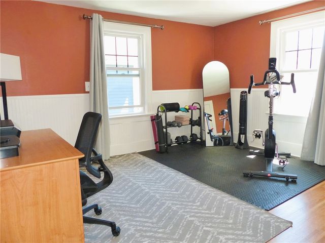 21 Elmcroft Road, Rochester, NY 14609