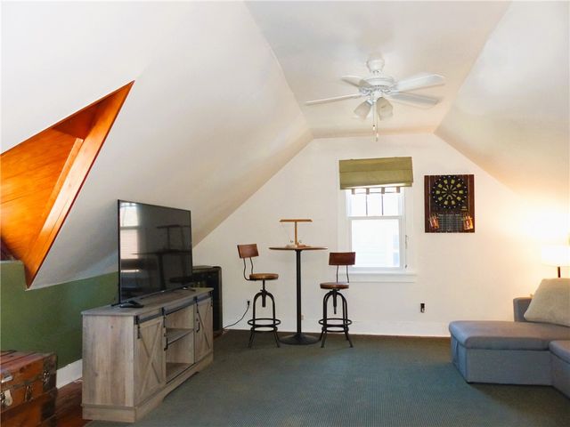 21 Elmcroft Road, Rochester, NY 14609