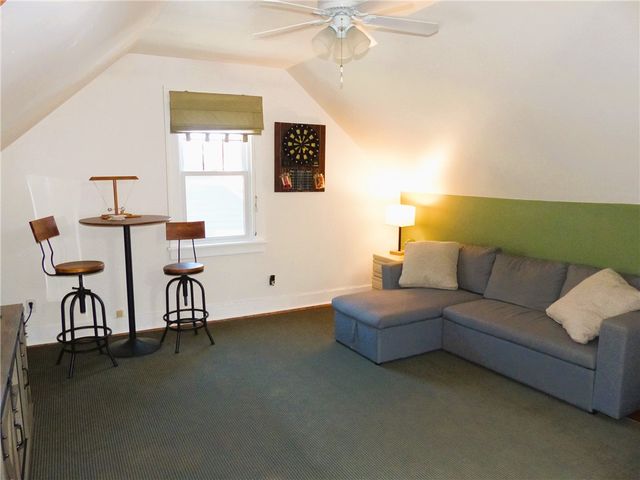 21 Elmcroft Road, Rochester, NY 14609