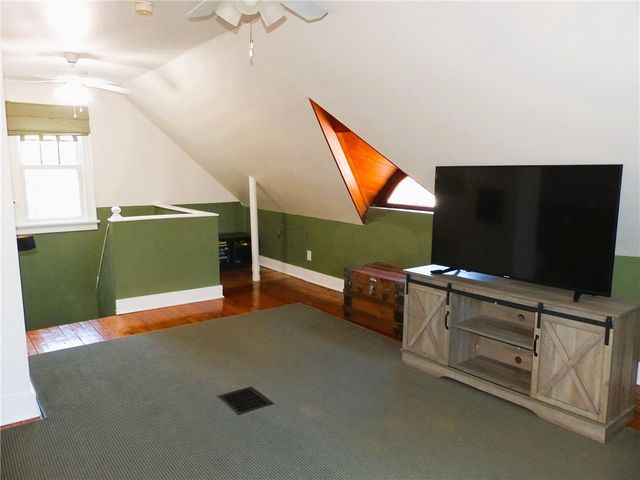 21 Elmcroft Road, Rochester, NY 14609