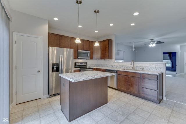 202 Longleaf Lane, Greenfield, IN 46140