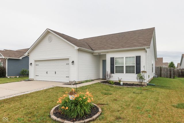 202 Longleaf Lane, Greenfield, IN 46140