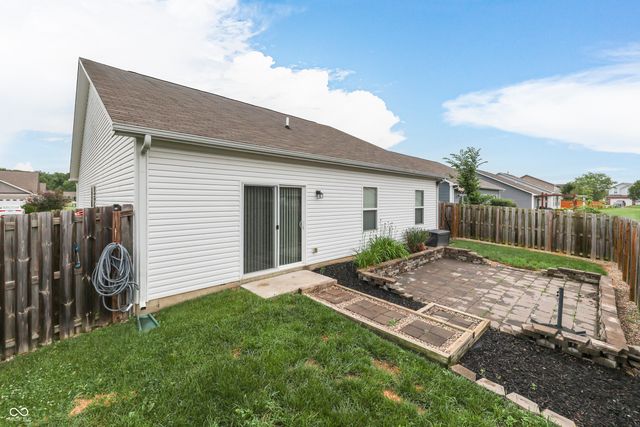 202 Longleaf Lane, Greenfield, IN 46140