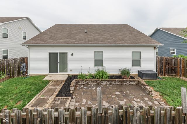 202 Longleaf Lane, Greenfield, IN 46140