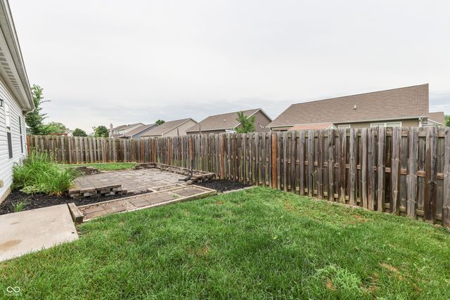 202 Longleaf Lane, Greenfield, IN 46140