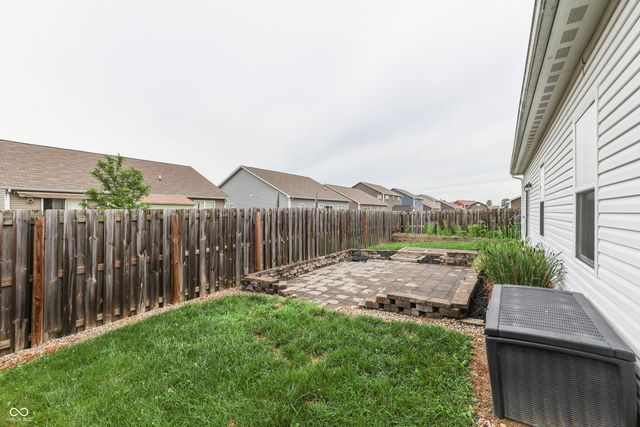 202 Longleaf Lane, Greenfield, IN 46140