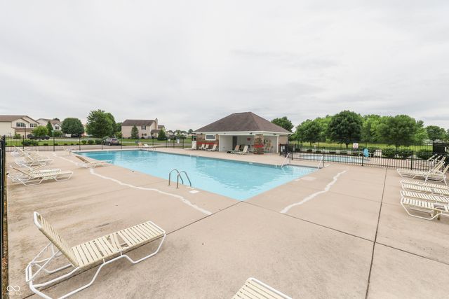 202 Longleaf Lane, Greenfield, IN 46140