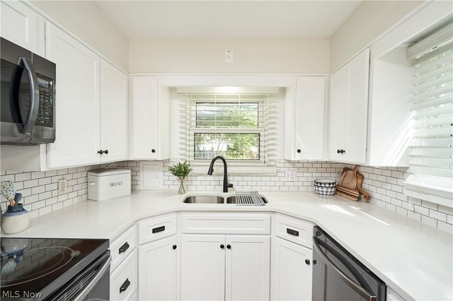 1414 Earhart Avenue, Copley, OH 44320