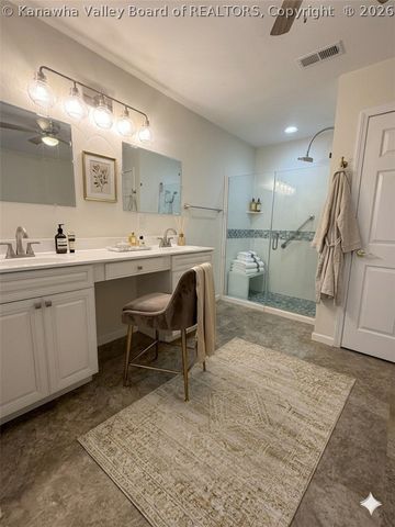 1042 Marina Drive, Hurricane, WV 25526