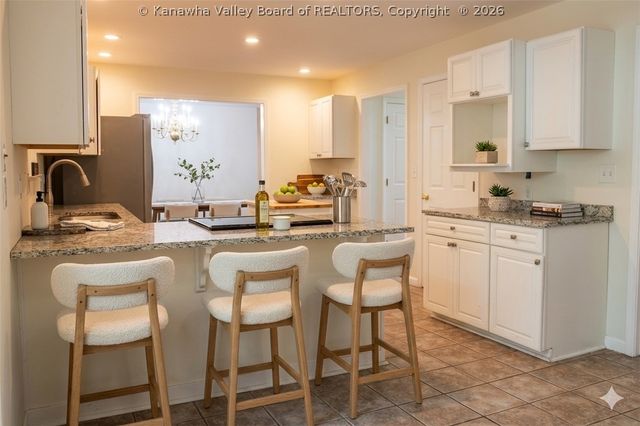 1042 Marina Drive, Hurricane, WV 25526