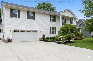 1042 Marina Drive, Hurricane, WV 25526