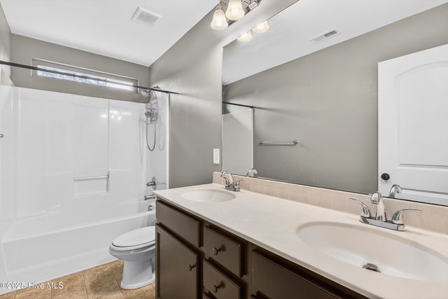 513 Maggies Court, Jacksonville, NC 28540