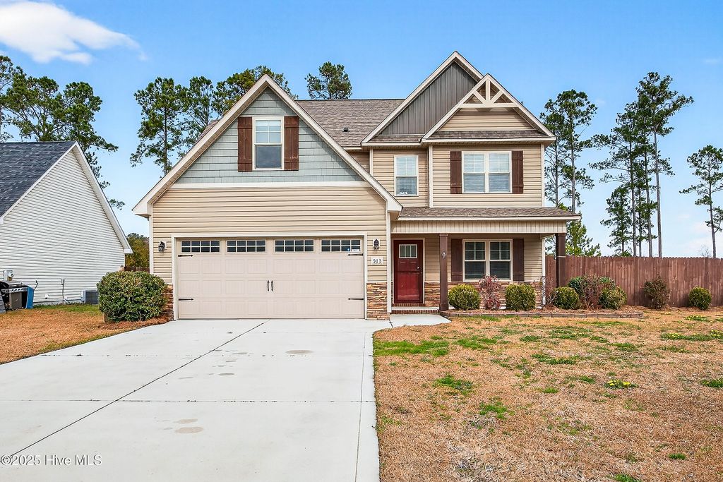 513 Maggies Court, Jacksonville, NC 28540