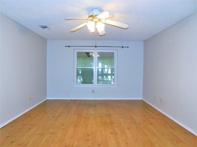2716 Mill Pond Road, Denton, TX 76209