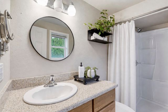 5723 S Ferrall St, Spokane, WA 99223