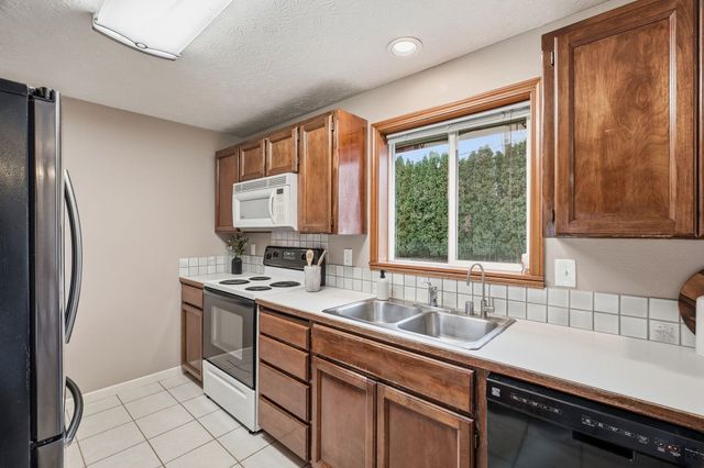 5723 S Ferrall St, Spokane, WA 99223