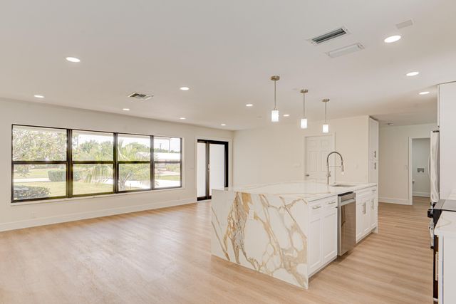 7715 SAINT ANDREWS Road, Lake Worth, FL 33467