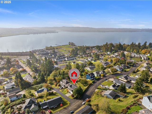 375 McClure Ave, Astoria, OR 97103