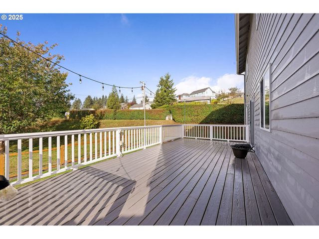 375 McClure Ave, Astoria, OR 97103