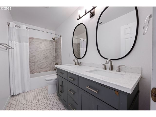 375 McClure Ave, Astoria, OR 97103